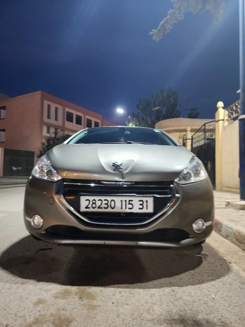 Peugeot 208 2015 Allure
