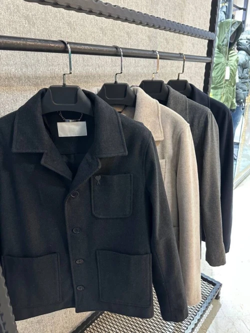 Lot de vestes en laine