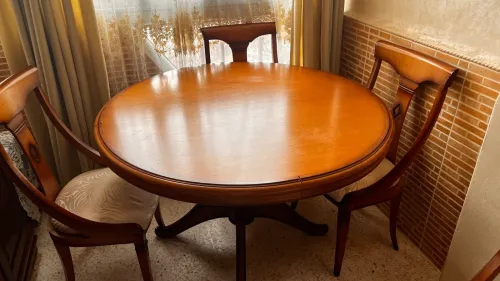 Table et 4 chaises