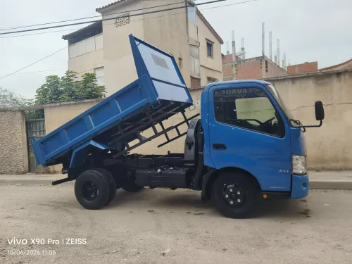 TOYOTA HiNO à benne 611 2013