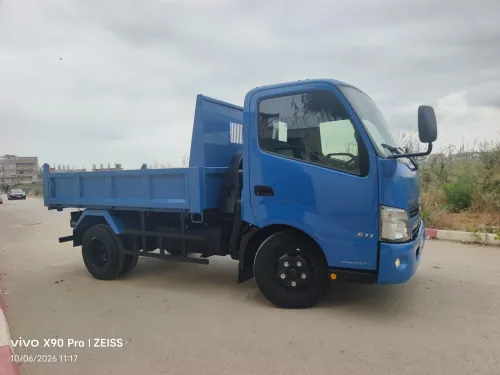 TOYOTA HiNO à benne 611 2013