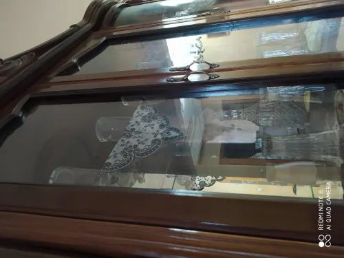 Grande vitrine en bois massif style classique