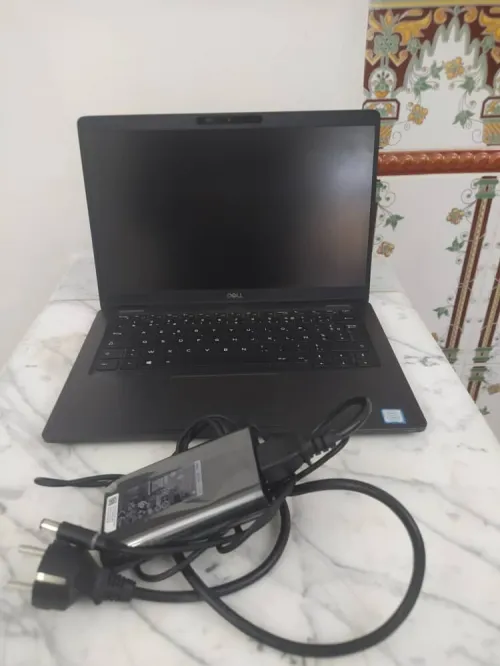 DELL Latitude 5300