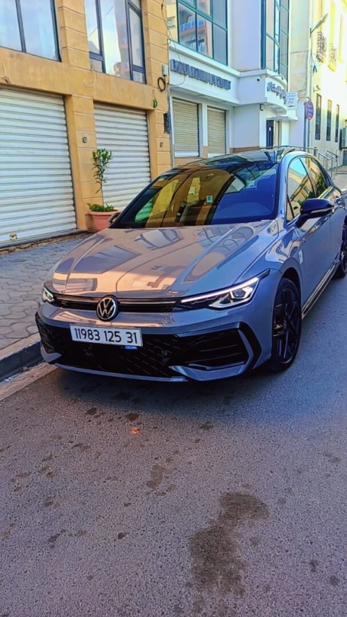 Volkswagen Golf 8 2025 R Black Edition 