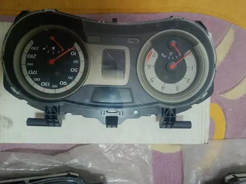 Table de bord veille Renault Dacia Logan