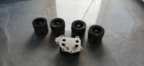 4 pistons STD + segments et refroidisseur d'huile, moteur 1.6 HDI