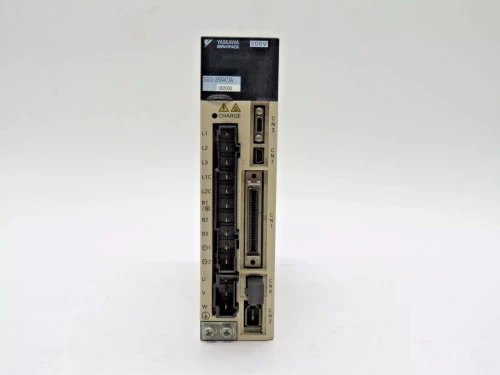 Yaskawa SGDV-2R8A01A Servopack Servo Drive SGDV2R8A01A 400 W