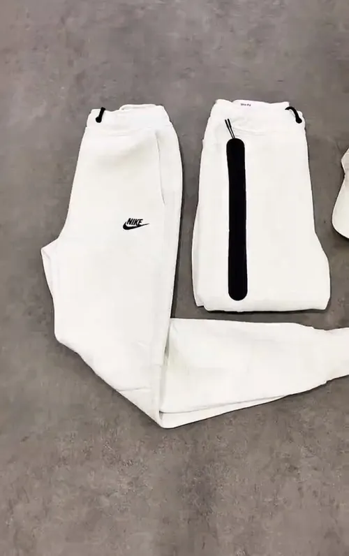 Bas Nike tech nouveau blanc