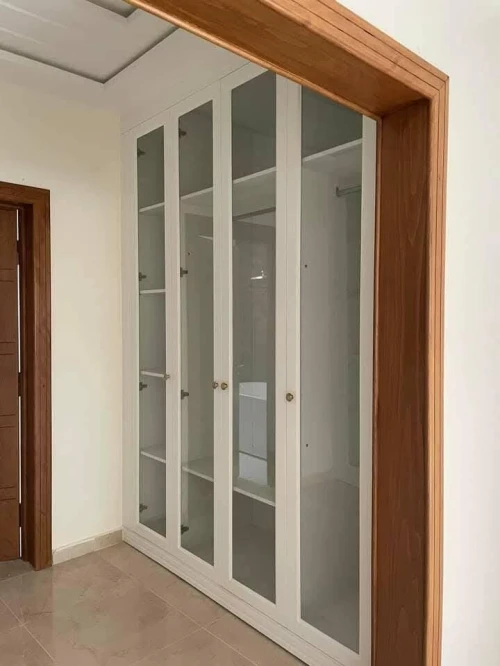 Vernisseur فارنيسور