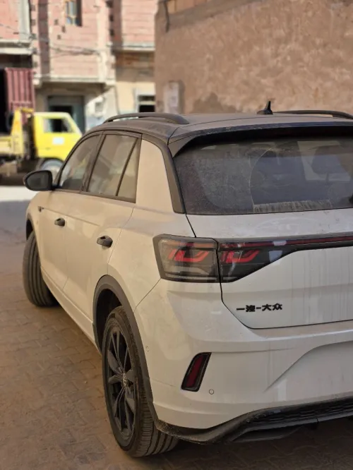 Volkswagen T-Roc 2025 Fiha la sono