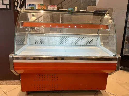 Présentoir 1.20 m + frigo pepsi