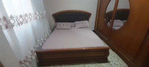غرفة نوم خشب آتر