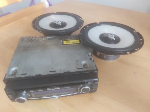 Radio cd mp3 aux +baffes