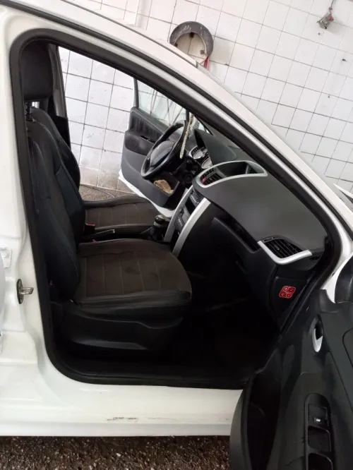 Peugeot 207 2012 Fennec