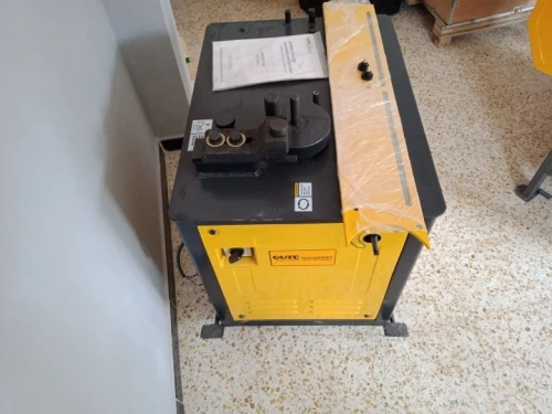 COUDEUSE ELECTRIQUE POUR FER A BETON آلة تشكيل و ثاني الحديد البناء