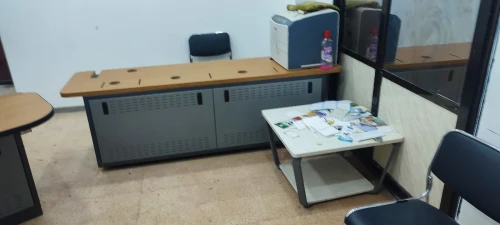 بيع لوازم مكتبية في حالة جيدة جدا 