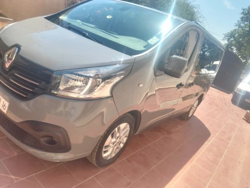 Renault Trafic 2018 Passenger 9 place