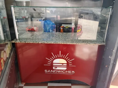 Comptoir présentoir pour pizza et sandwich