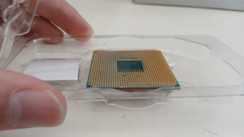 AMD Ryzen 5 3400G Wraith Spire Edition (3.7 GHz - 4.2 GHz)  GPU Intégré Vega 11