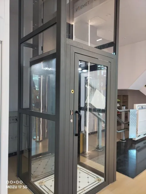 ASCENSEUR PANORAMIQUE SUR MESURE DESIGN MODERNE ET ÉLÉGANT
