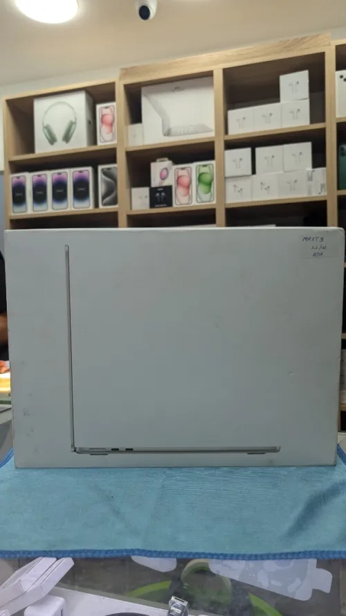 MacBook Air M3 8/256 Gb 13" 