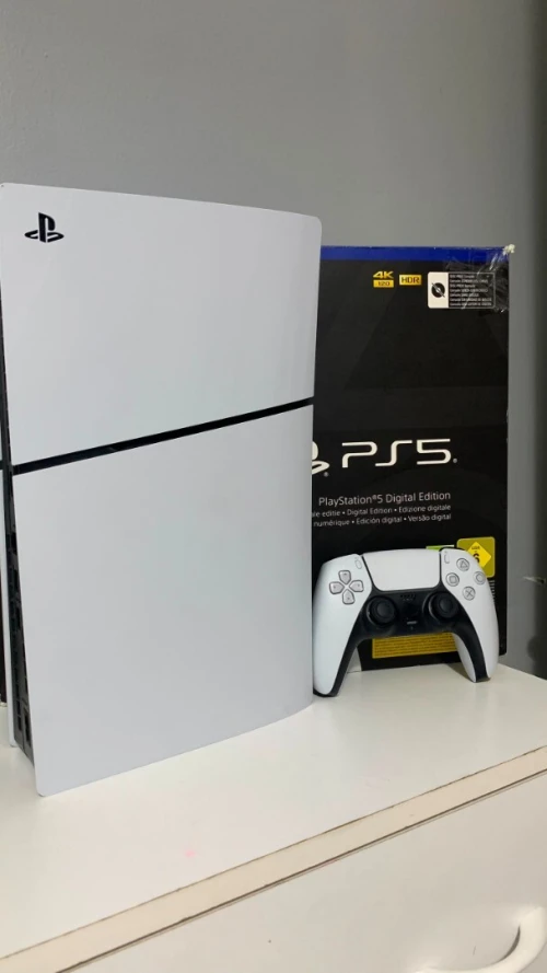 PS5 Digital Edition + Manette + Boîte | حالة ممتازة