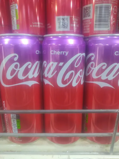 Coca cola cerise cherry