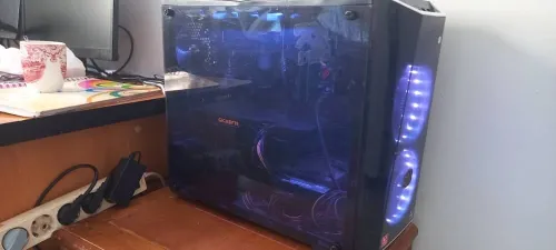 pc gamer+ecran (GPU: gtx 1650 CPU: AMD Ryzen 3 2200G ECRAN: AOC 19")