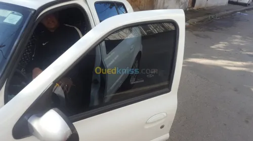 habillage auto pose fumée