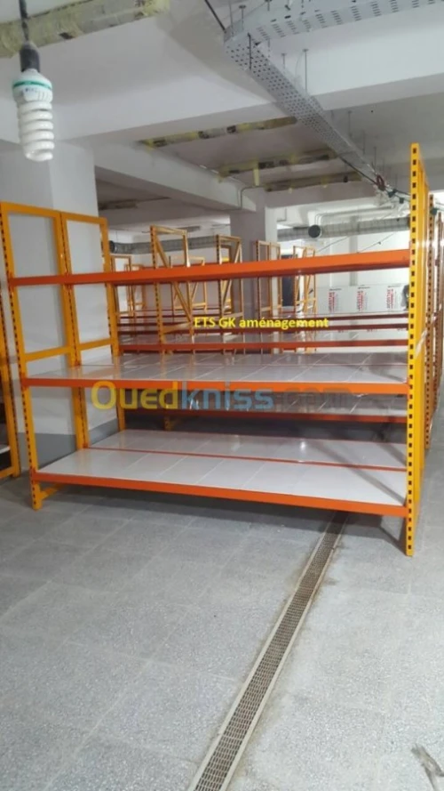 Rayonnage métallique 