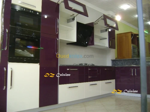 صنع مطابخ حسب الطلب وبكل انواع الخشب