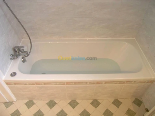 Peintures (tous types) et décorations.