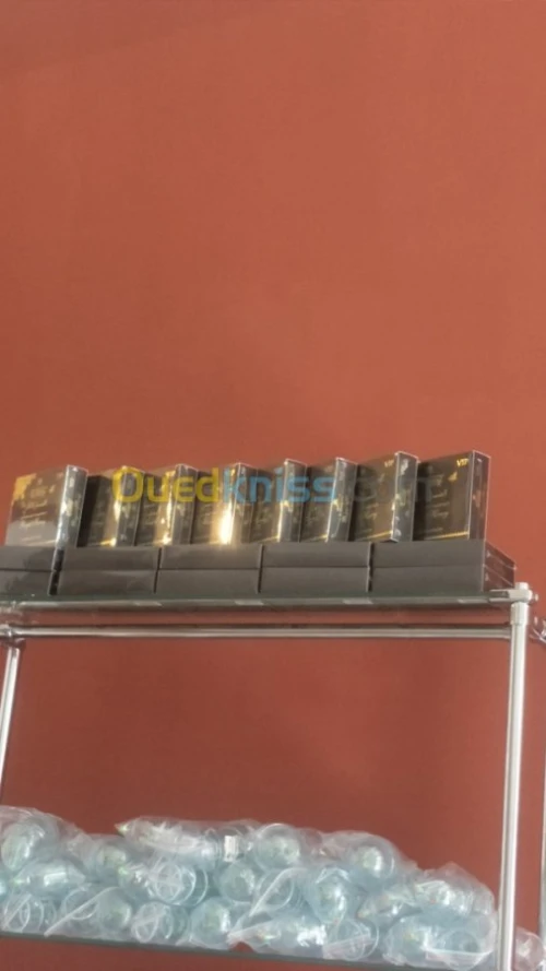 حجامة وأعشاب طبية و التدليك الطبيعي