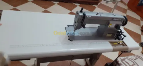 Machine à coudre 