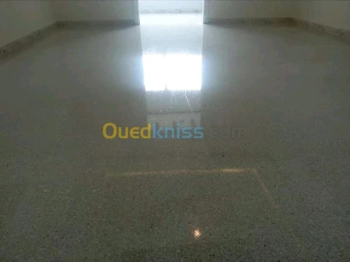 تنظيف و تلميع البلاط بكل انواعه 
