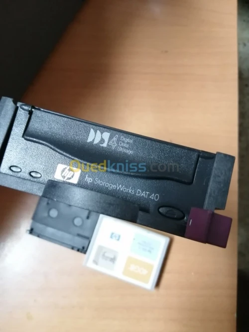 SCSI HP storageworks DAT40 DDS4