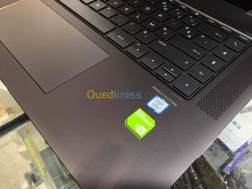 HP SPECTRE 15 4K i7 7EM 16GB 512 940MX