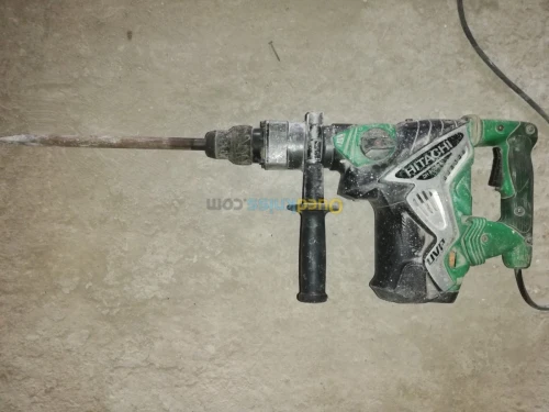 Marteau piqueur Hitachi 