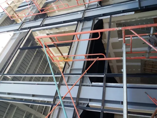 Mur rideau et facade vantile 