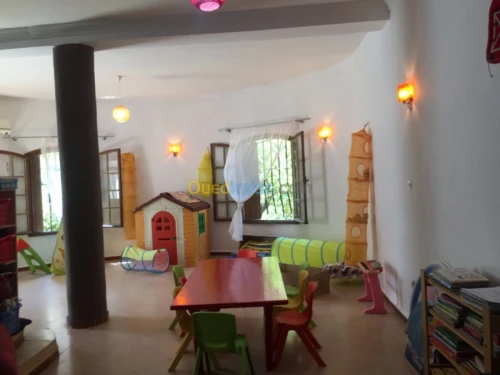 CRÈCHE 