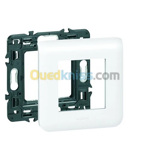 LEGRAND GOULOTTES ET ACCESSOIRES