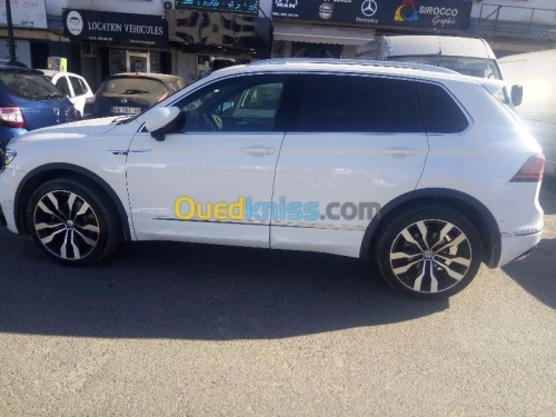 Voitures de luxe, fête et Délégation 