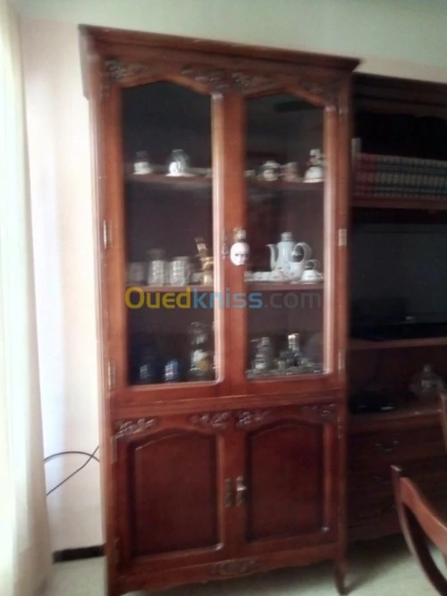 Vend bibliotheque en trés bonne etat 