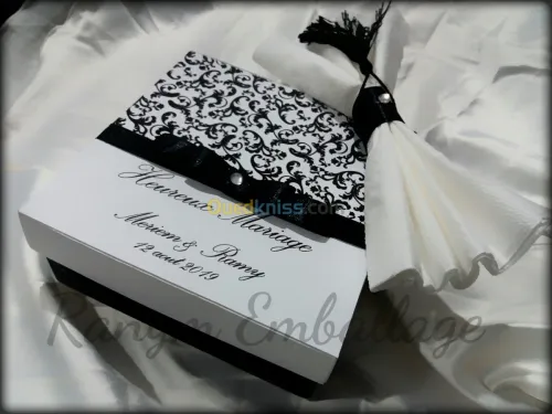 Carte d'invitation et Boîte a gâteaux 