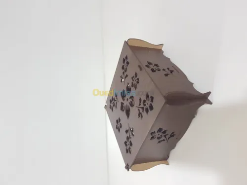 Boîte à gâteaux en bois