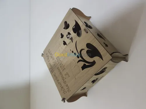 Boîte à gâteaux en bois