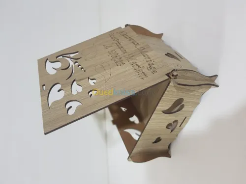 Boîte à gâteaux en bois