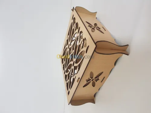 Boîte à gâteaux en bois