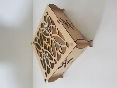 Boîte à gâteaux en bois