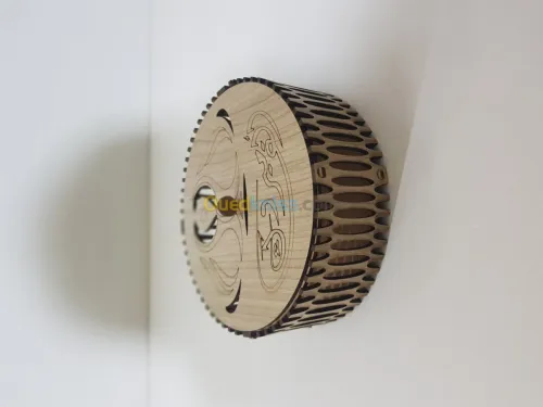 Boîte à gâteaux en bois